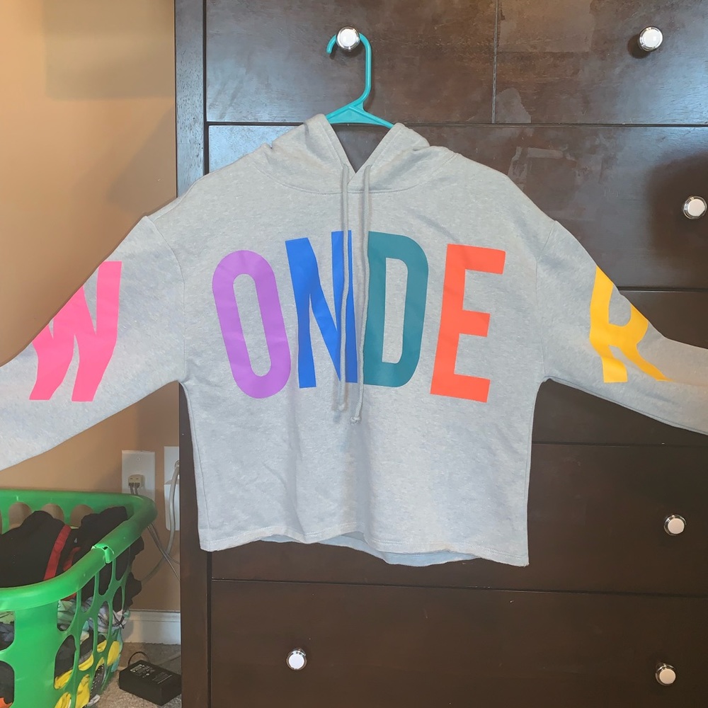 Colorful “WONDER” hoodie